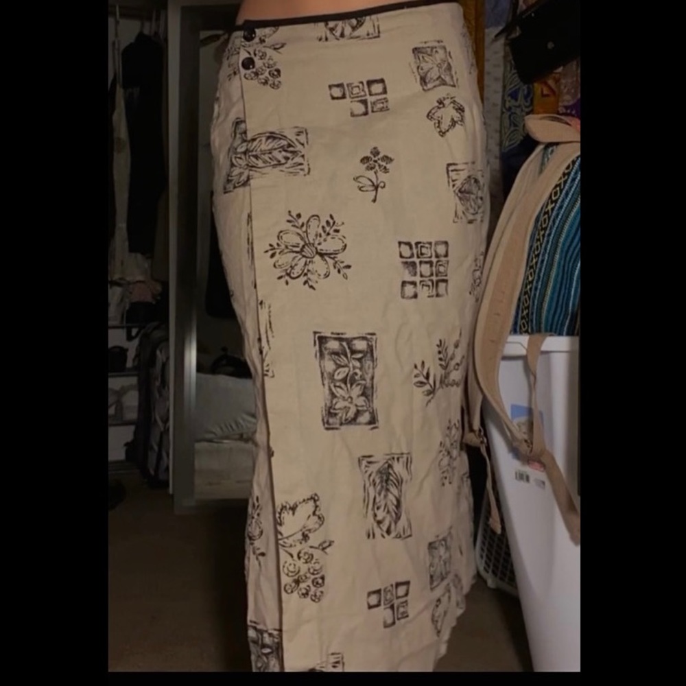 Long wrap skirt floral patter with leaves